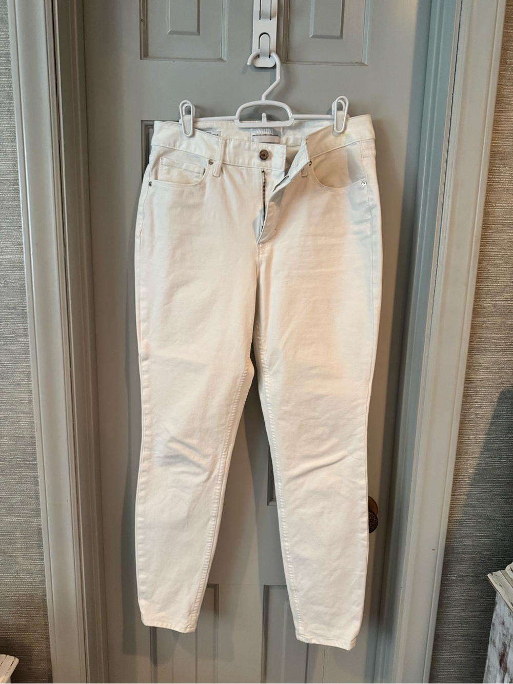 White House Black Market Women's White High Rise Sculpt Ankle Jeans